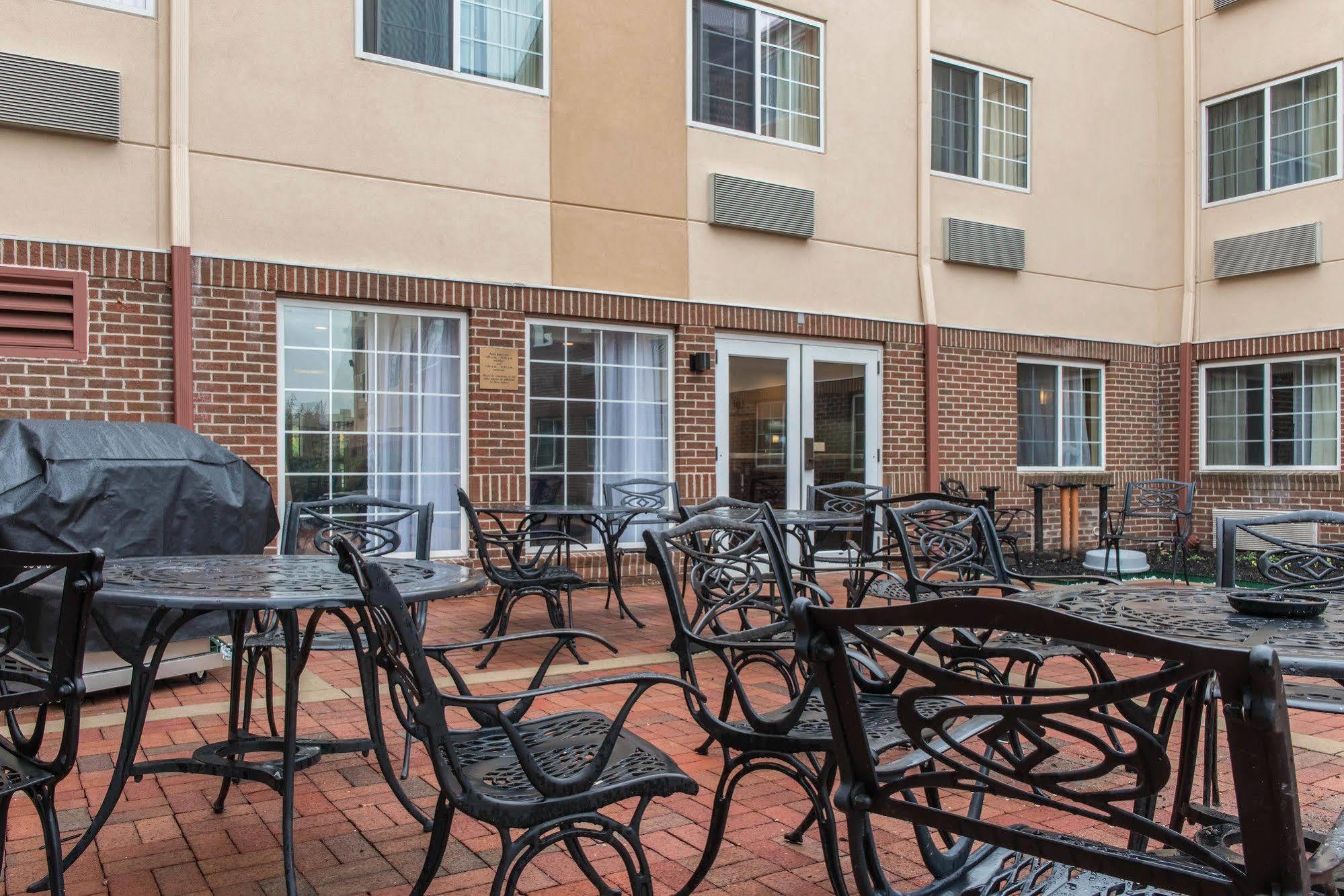 Mainstay Suites Pittsburgh Airport Robinson Township Exterior foto